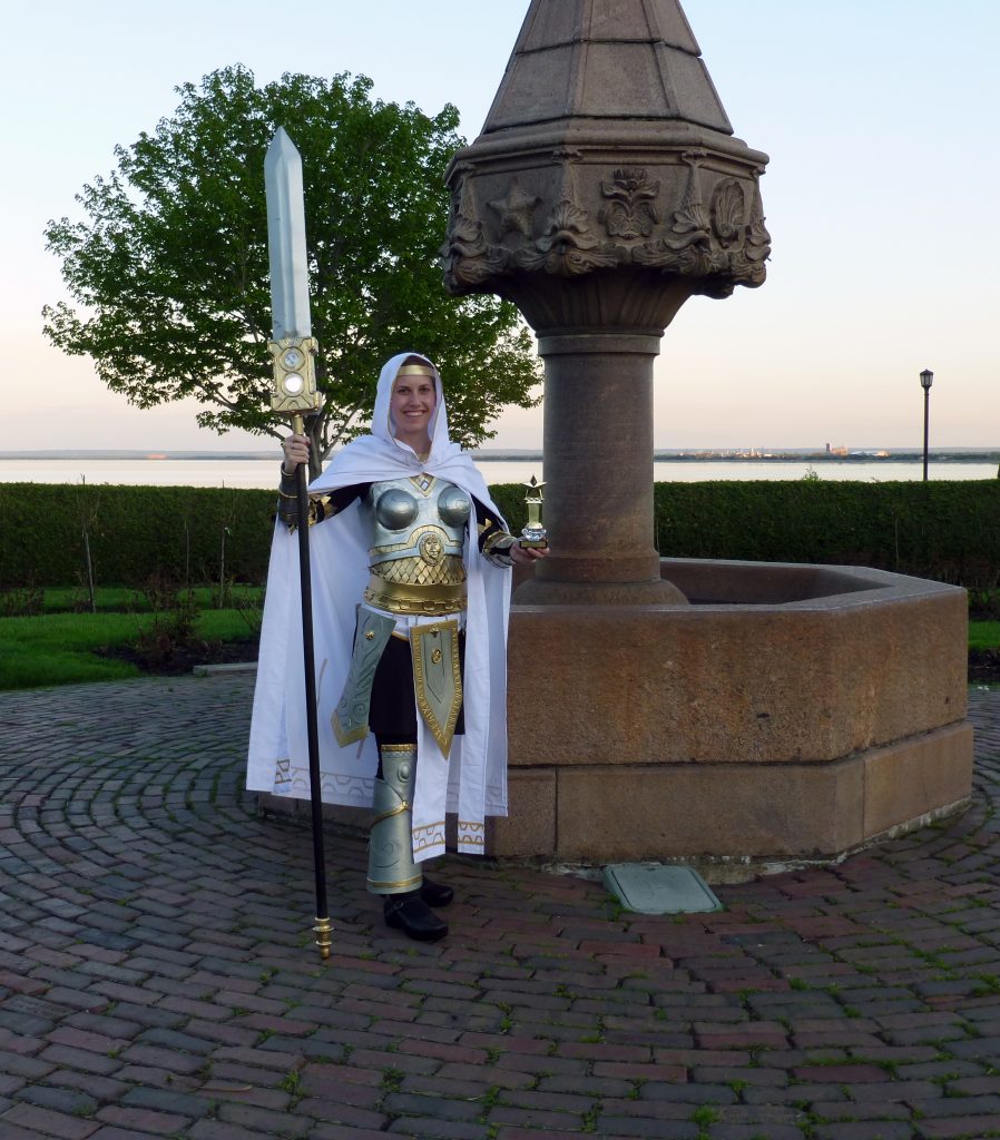 Elspeth, Sun's Champion Cosplay