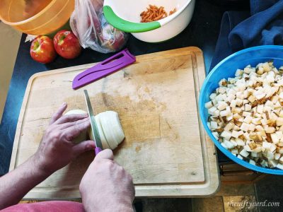 chop-onion Dice the onions